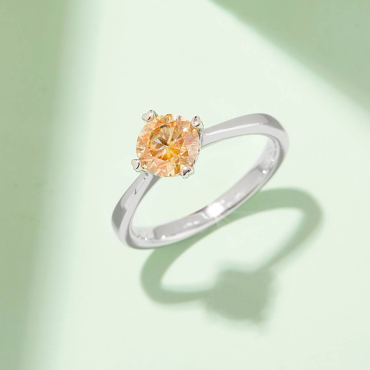 Straight arm classic four claw S925 silver plated platinum Moissanite women's ring 1 carat D-grade